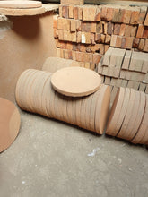 Carica l'immagine nel visualizzatore di Gallery, Biscotto di Casapulla - Ø 49 cm - Spessore 2,5 cm - Forno Kamado - BBQ